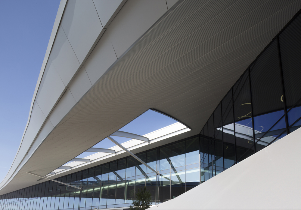 Newlogiciii Constructie